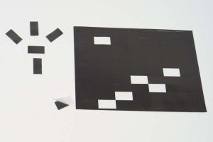 Naklejki magnetyczne prostokątne 20 mm x 40 mm 70 szt w arkuszu grubość folii 0,7 mm