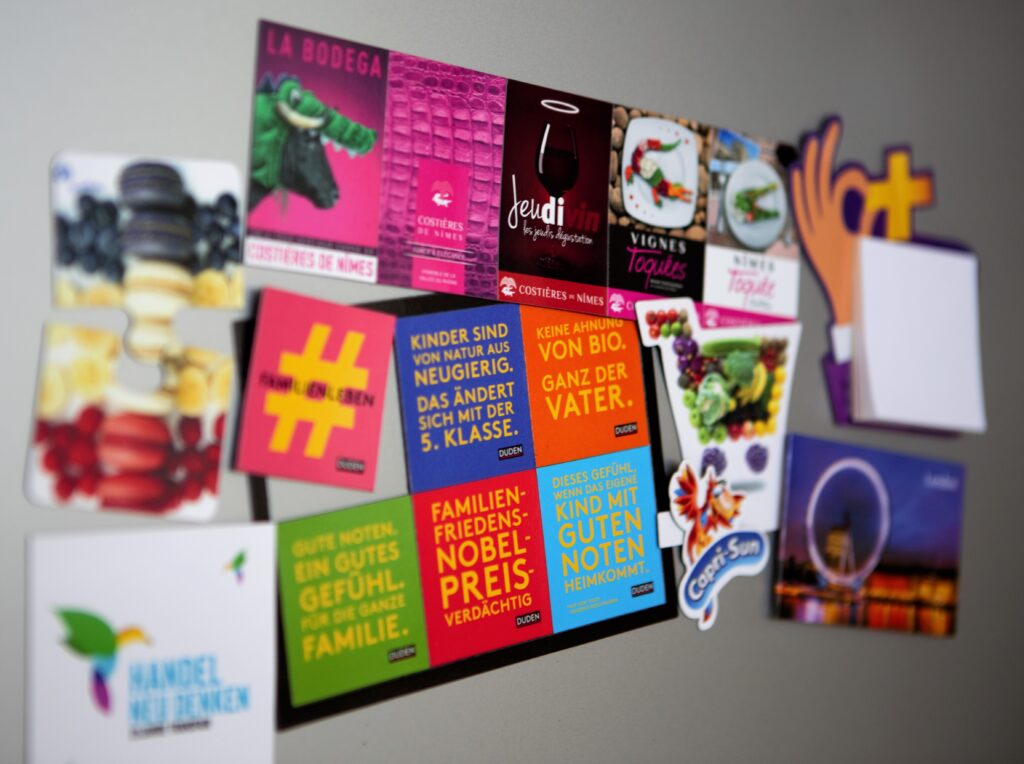 Folia magnetyczna do reklamy — magnesy reklamowe, gadżety firmowe i oznaczenia dla biznesu